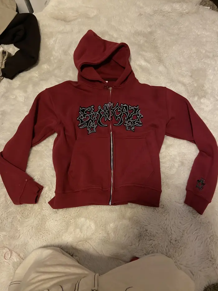 Synical Arched Zip-up Maroon Red Synical Arched Zip-up Maroon Red